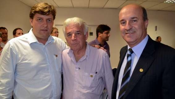 Evandro Gava prestigia posse da Fecam