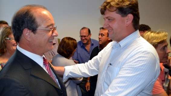 Evandro Gava prestigia posse da Fecam