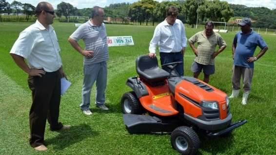 Prefeitura de Nova Veneza adquire trator cortador de grama