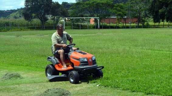 Prefeitura de Nova Veneza adquire trator cortador de grama