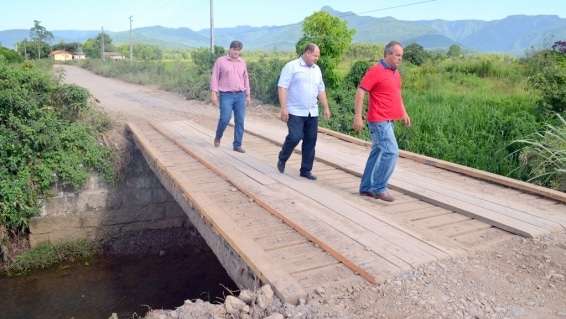 Trânsito interrompido entre São Bento Alto e Linha Gava
