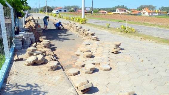 Trânsito interditado na Avenida José Ronchi, no Caravaggio