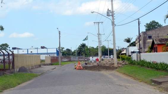 Rodovia em São Bento Baixo recebe lajotamento