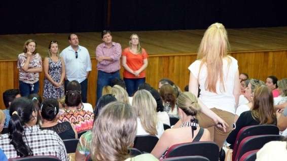 Evandro Gava e Zé Spilere fazem reunião com servidores da saúde