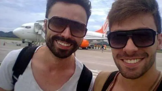 Fernando Selau e Rafael Pacheco, em férias, partindo para o Rio de Janeiro.