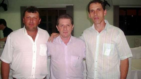 Vereador Reginaldo Rizzati, vice-prefeito de Treviso Valério Moretti e o vereador Jucemar Cesconetto na reunião do PMDB em Siderópolis.