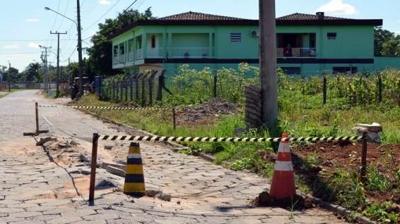 Trânsito lento em São Bento Baixo para recuperação de lajotamento