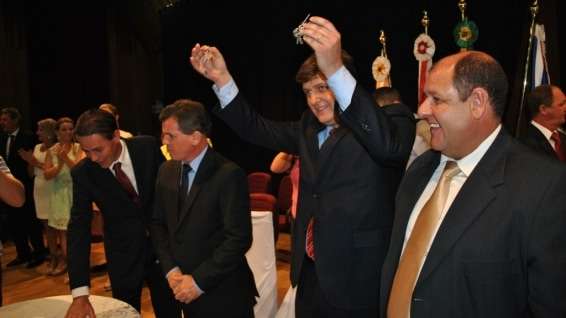 A posse do prefeito eleito Evandro Gava, vice Zé Spillere, e vereadores transcorreram normal, num clima de muita emoção, para quem entrou e para quem saiu.