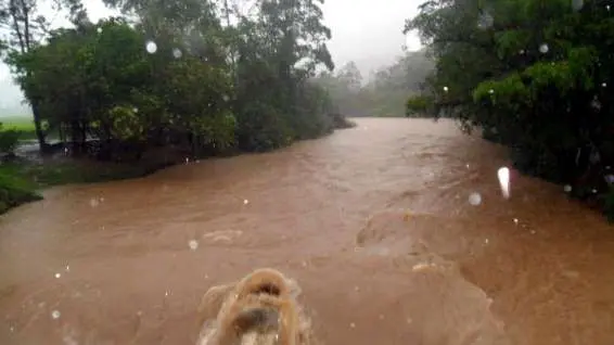 Chuva deixa comunidade de Vila Maria isolada