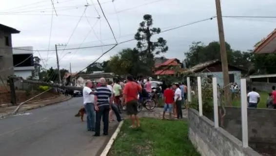 Após acidente, Rua Antônio Remor fica sem energia por aproximadamente 8 horas