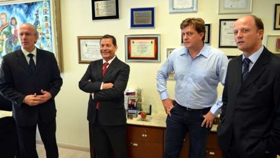 Evandro Gava prestigia posse de Joares Ponticelli