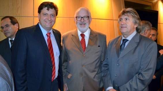 Evandro Gava prestigia posse de Joares Ponticelli