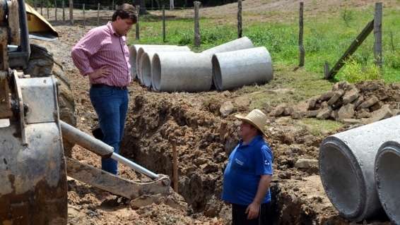 Drenagem é refeita no Bairro Bortolotto 5 Drenagem é refeita no Bairro Bortolotto
