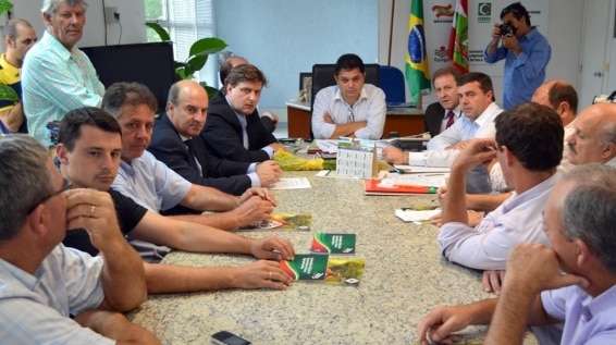 Perdas na rizicultura em Nova Veneza e Forquilhinha são tratadas com Secretário de Agricultura