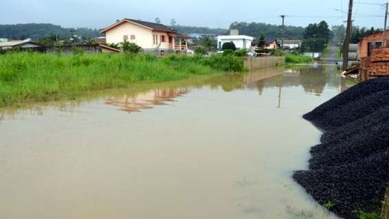 Temporal deixa Distrito do Caravaggio alagado