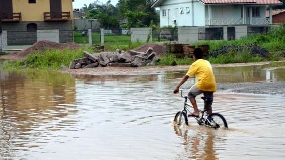 Temporal deixa Distrito do Caravaggio alagado