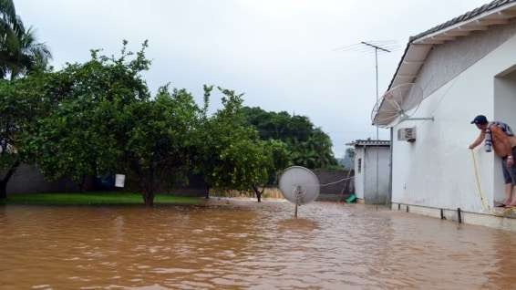 Temporal deixa Distrito do Caravaggio alagado