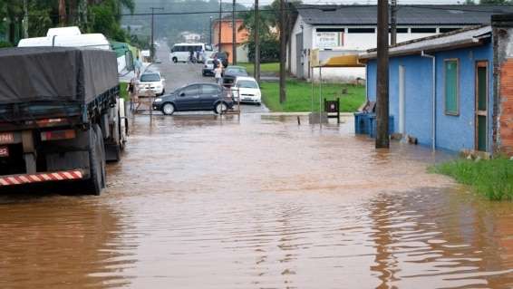 Temporal deixa Distrito do Caravaggio alagado