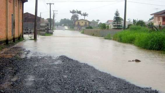 Temporal deixa Distrito do Caravaggio alagado