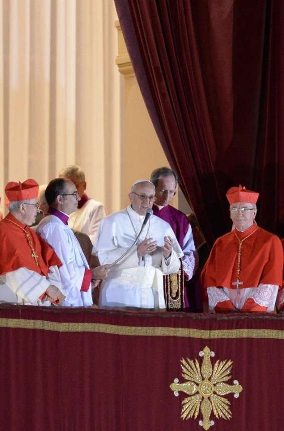 “O novo papa com certeza contagiará a todos com sua maneira de ser”, afirma bispo de Criciúma