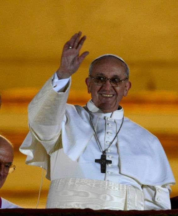 “O novo papa com certeza contagiará a todos com sua maneira de ser”, afirma bispo de Criciúma