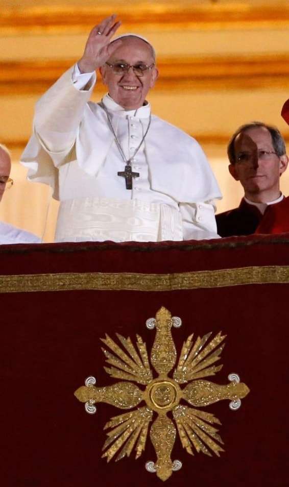 “O novo papa com certeza contagiará a todos com sua maneira de ser”, afirma bispo de Criciúma