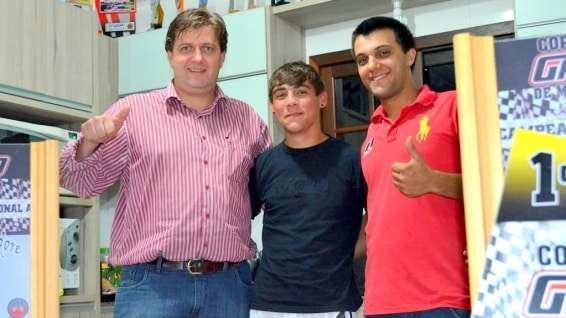 Prefeito visita campeão de motocross