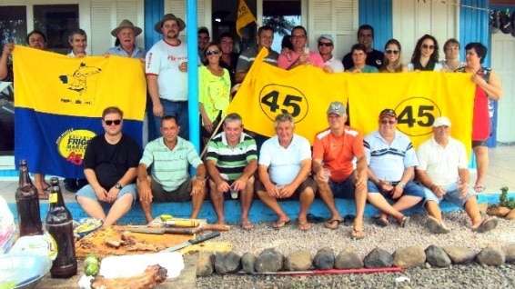 Lideranças do PSDB se reuniram recentemente para uma confraternização. Neste domingo haverá novo encontro em São Bento Baixo.
