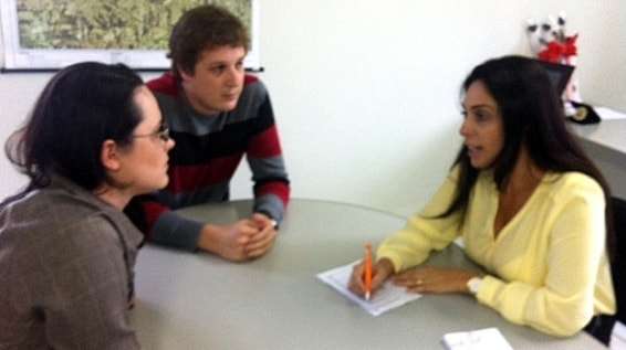 Ex-secretária municipal de assistência social de Nova Veneza, Carolina Warmling Ghislandi, vereador Aroldo Frigo Junior e vereadora de Criciúma, vereadora Geovânea Sá.