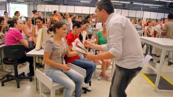Tango e rosas celebram o Dia da Mulher na La Moda