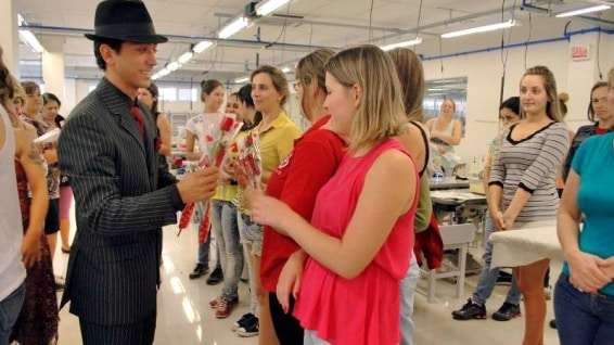 Tango e rosas celebram o Dia da Mulher na La Moda