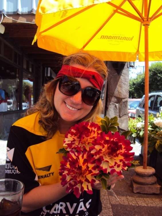 Ricardo Mazzorana: E por falar em realeza...a coroa da rainha será banhada a ouro e com cristais. Que poder hein?! 4 A bela torcedora do Criciúma - Franciele Mazzorana Zuchinali.