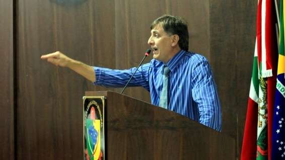 Vereadores "trocam farpas" em sessão da Câmara 1 Vereadores "trocam farpas" em sessão da Câmara