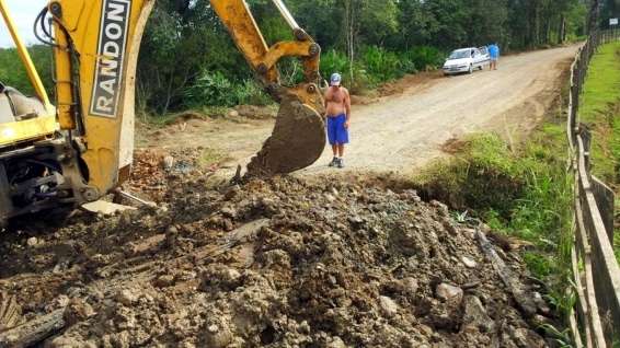 Estrada do Rio Cedro Alto recebe manutenção 5 Estrada do Rio Cedro Alto recebe manutenção