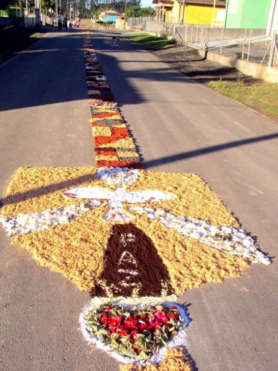 Movidos pela fé cristãos comemoram Corpus Christi no Bairro Bortolotto 12 Movidos pela fé cristãos comemoram Corpus Christi no Bairro Bortolotto
