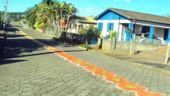 Movidos pela fé cristãos comemoram Corpus Christi no Bairro Bortolotto 4 Movidos pela fé cristãos comemoram Corpus Christi no Bairro Bortolotto