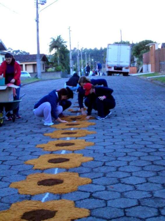 Movidos pela fé cristãos comemoram Corpus Christi no Bairro Bortolotto 8 Movidos pela fé cristãos comemoram Corpus Christi no Bairro Bortolotto