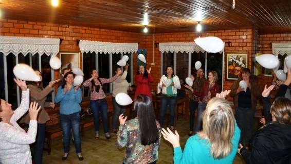 Enfermeiros são homenageados em confraternização 7 Enfermeiros são homenageados em confraternização