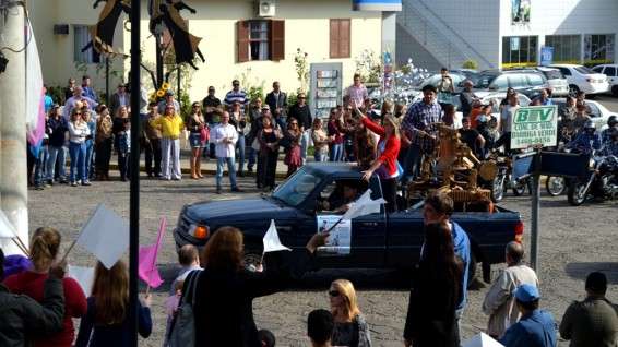 Milhares de fiéis acompanham 62ª Festa de Nossa Senhora do Caravaggio 8 Milhares de fiéis acompanham 62ª Festa de Nossa Senhora do Caravaggio