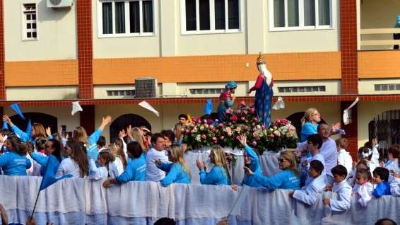 Milhares de fiéis acompanham 62ª Festa de Nossa Senhora do Caravaggio 9 Milhares de fiéis acompanham 62ª Festa de Nossa Senhora do Caravaggio