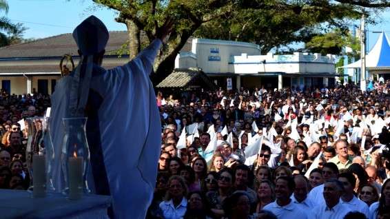 Milhares de fiéis acompanham 62ª Festa de Nossa Senhora do Caravaggio 17 Milhares de fiéis acompanham 62ª Festa de Nossa Senhora do Caravaggio