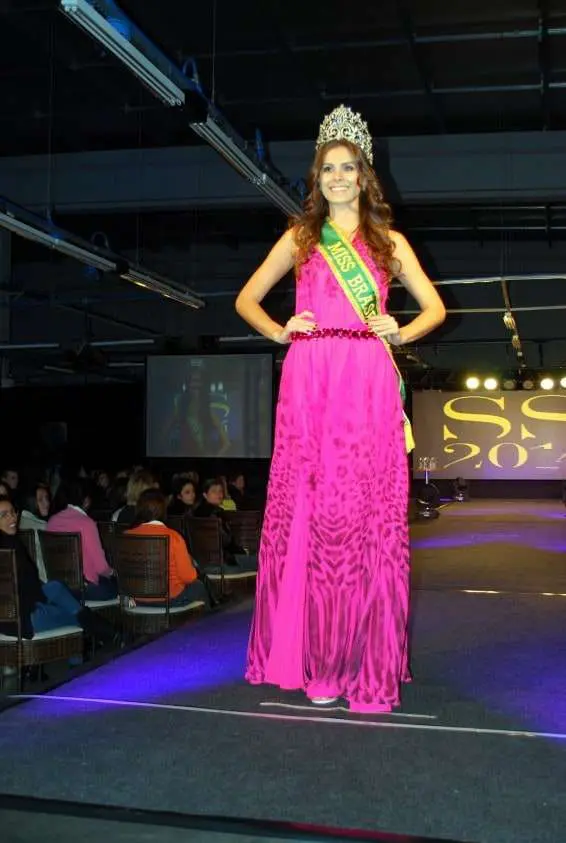 La Moda apresenta coleção Verão 2014 em Convenção Interna