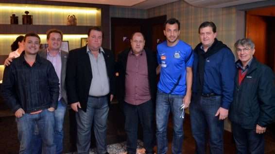 Santos descansa em Nova Veneza antes de confronto com o Tigre 2 Santos descansa em Nova Veneza antes de confronto com o Tigre