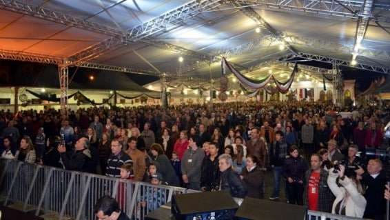 Virada da polenta abre oficialmente 9ª Festa da Gastronomia