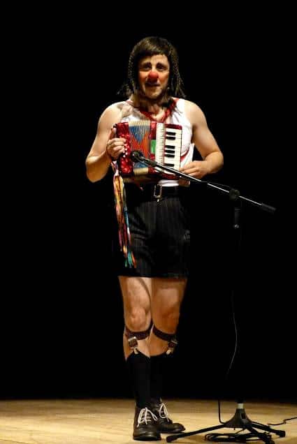 Ricardo Mazzorana: Será Nova Veneza a nova Meca dos famosos em Santa Catarina? 8 Fabiano Peruchi e seu famoso personagem Clov’s.