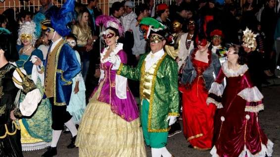 Carnevale de Nova Veneza atrai 30 mil visitantes