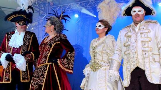 Carnevale de Nova Veneza atrai 30 mil visitantes