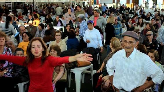 Animação para mais de 1,5 mil idosos na 9ª Festa da Gastronomia