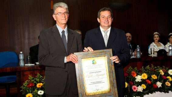 Marcelo Branco: Em breve haverá eleições do nosso conselho tutelar. Certamente os partidos políticos locais vão entrar em ação 5 O empresário Valdir Marangoni que nasceu na localidade de 14 de Julho, em São Bento Baixo recebeu o Benemeritum Praemium indicado pelo vereador Dalto Bortolotto.  Foto Anderson Machado