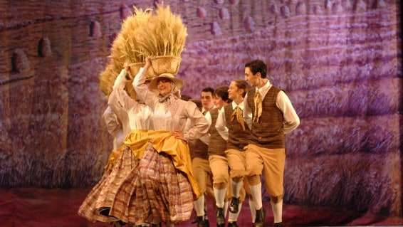 Grupo Folclórico inicia apresentações no Festival de Dança de Joinville 6 Grupo Folclórico inicia apresentações no Festival de Dança de Joinville